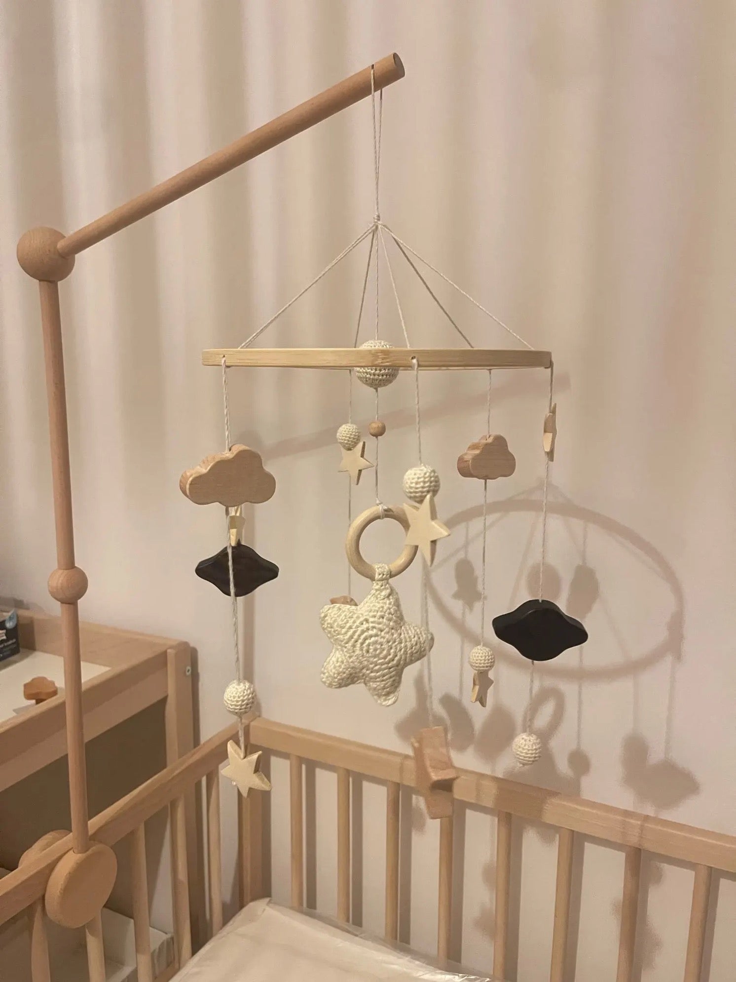 Móvil para Cuna – Cielo en Algodón y Madera - Minimalist House Shop