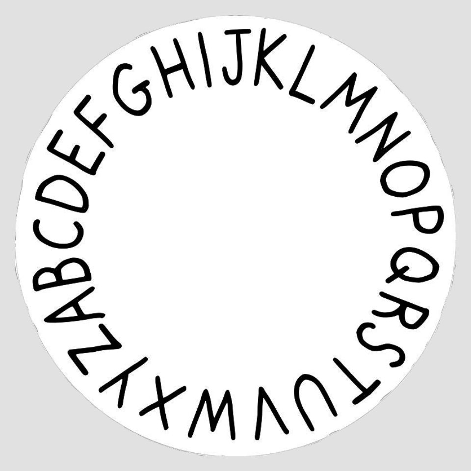 Tapete infantil alfabeto da HOMEBABY com letras coloridas, ideal para quarto de criança, em estilo minimalista.