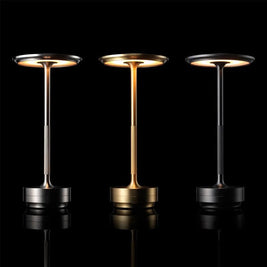 Lâmpada Midnight da Minimalist House Shop com luz ajustável, design moderno e luz suave visível na imagem.