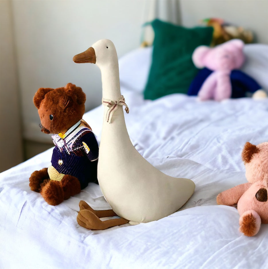 Peluche de Pato – Tamaños Mediano y Grande - Minimalist House Shop