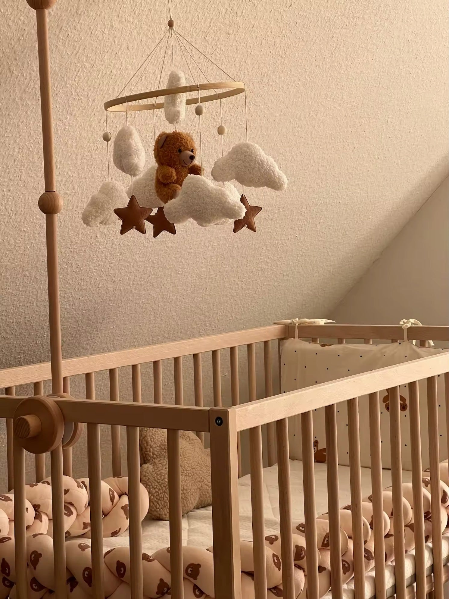 Móvil para Cuna Baby – Osito o Conejito - Minimalist House Shop