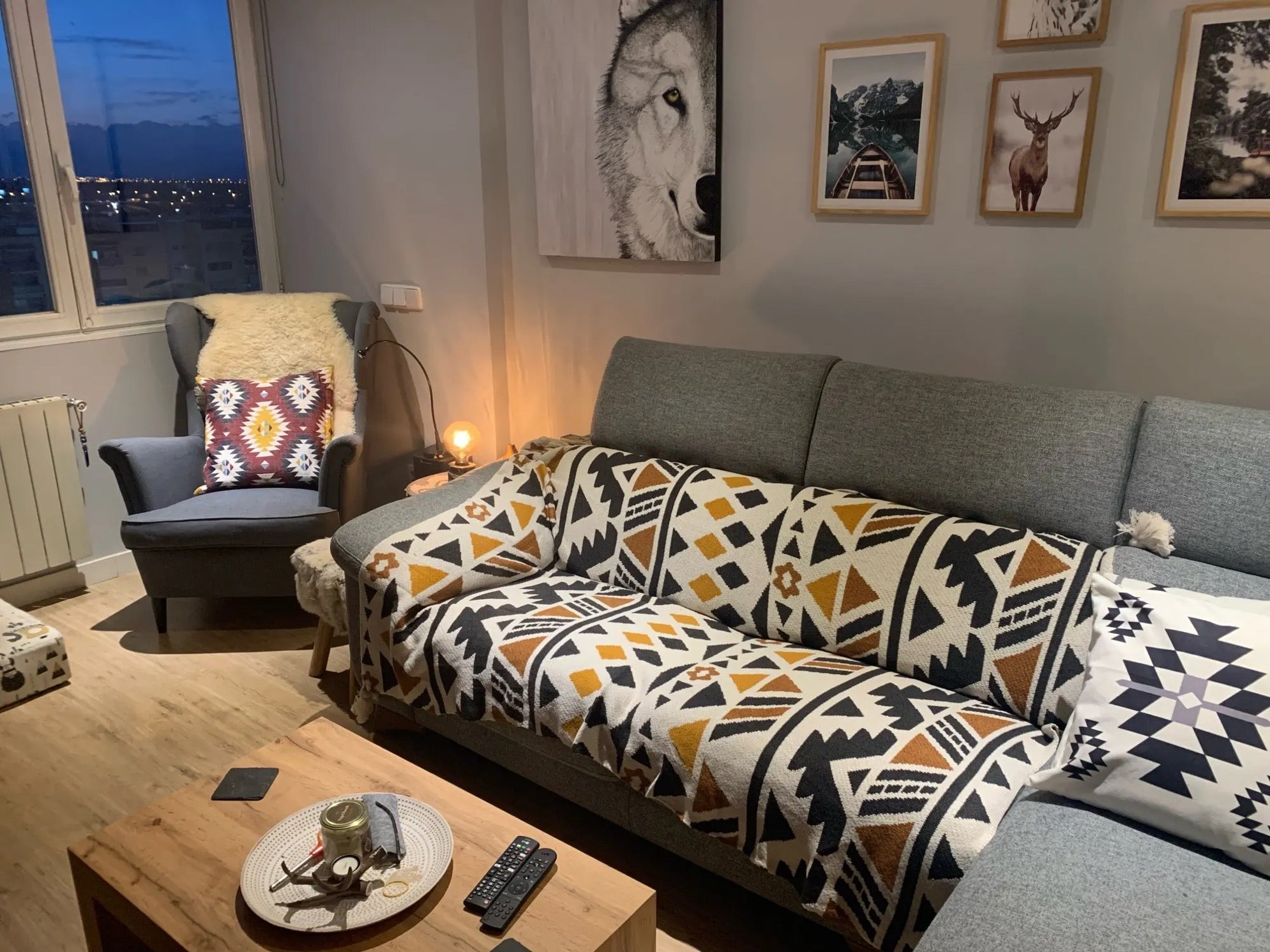 Manta a Cuadros Bohemia – Macia y Confortable