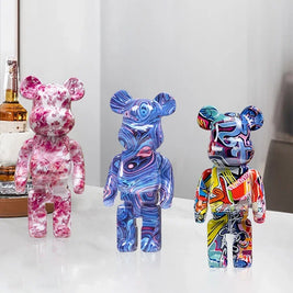 Estatueta Graffiti BearBri da Minimalist House Shop, escultura decorativa com design de urso com arte de graffiti.