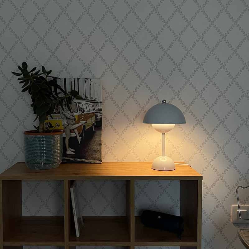 Lámpara Minimalista con Touch – Modelo Cogumelo - Minimalist House Shop