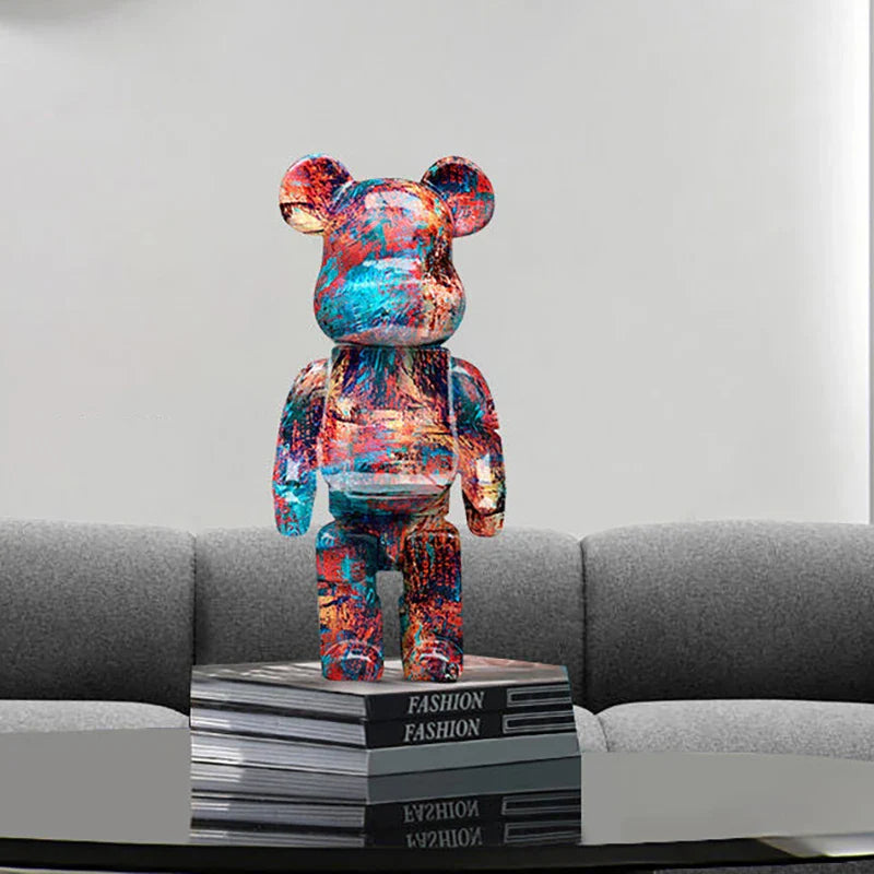 Estatuilla Graffiti BearBri da Minimalist House Shop, escultura decorativa com design moderno e detalhes em estilo graffiti.