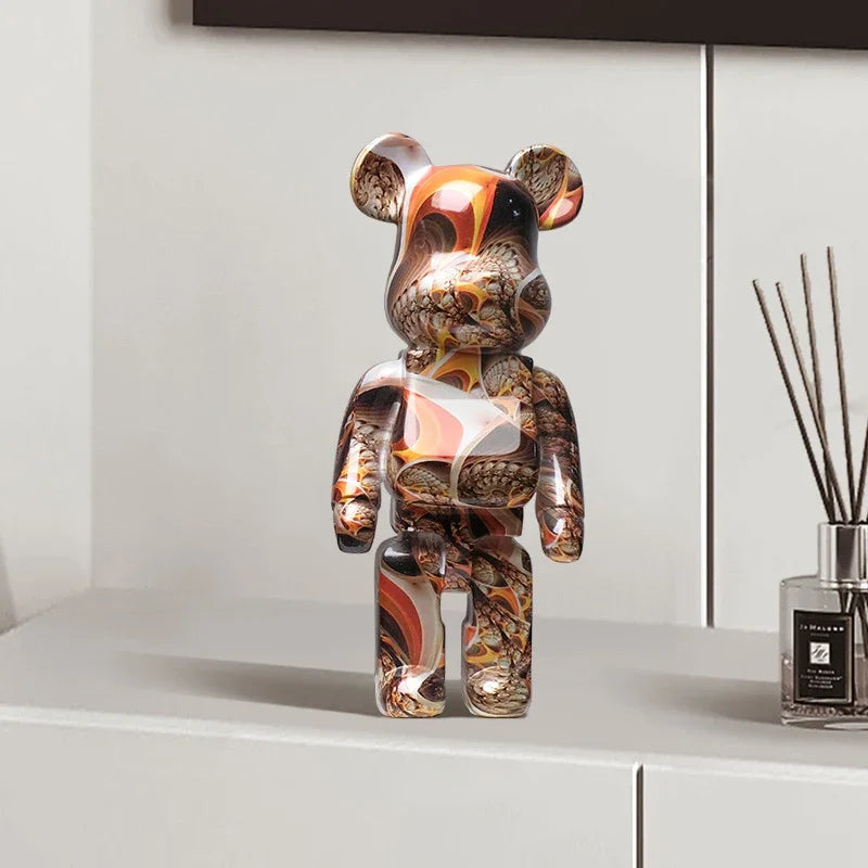 Estatueta Graffiti BearBri da Minimalist House Shop, escultura de urso com design de grafite em acabamento detalhado.