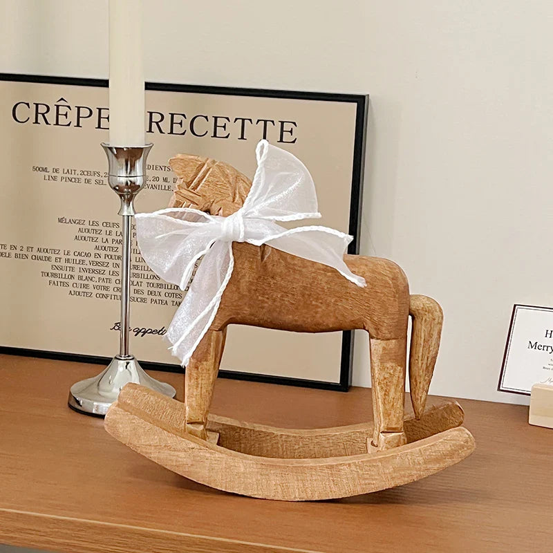 Cavalo Decorativo em Madeira — Estilo Retrô - Minimalist House Shop