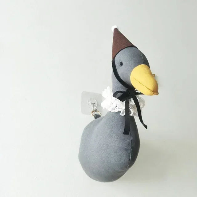 Decoração infantil de parede com pato em estilo minimalista, feita pela Minimalist House Shop, ideal para quartos de criança.
