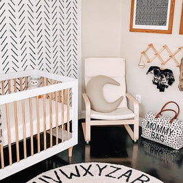 Tapete infantil alfabeto da HOMEBABY com letras coloridas em material macio para crianças, ideal para quartos infantis.