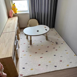 Alfombra infantil da coleção Homebaby da Minimalist House Shop, com cores suaves e design acolhedor para quartos de criança.