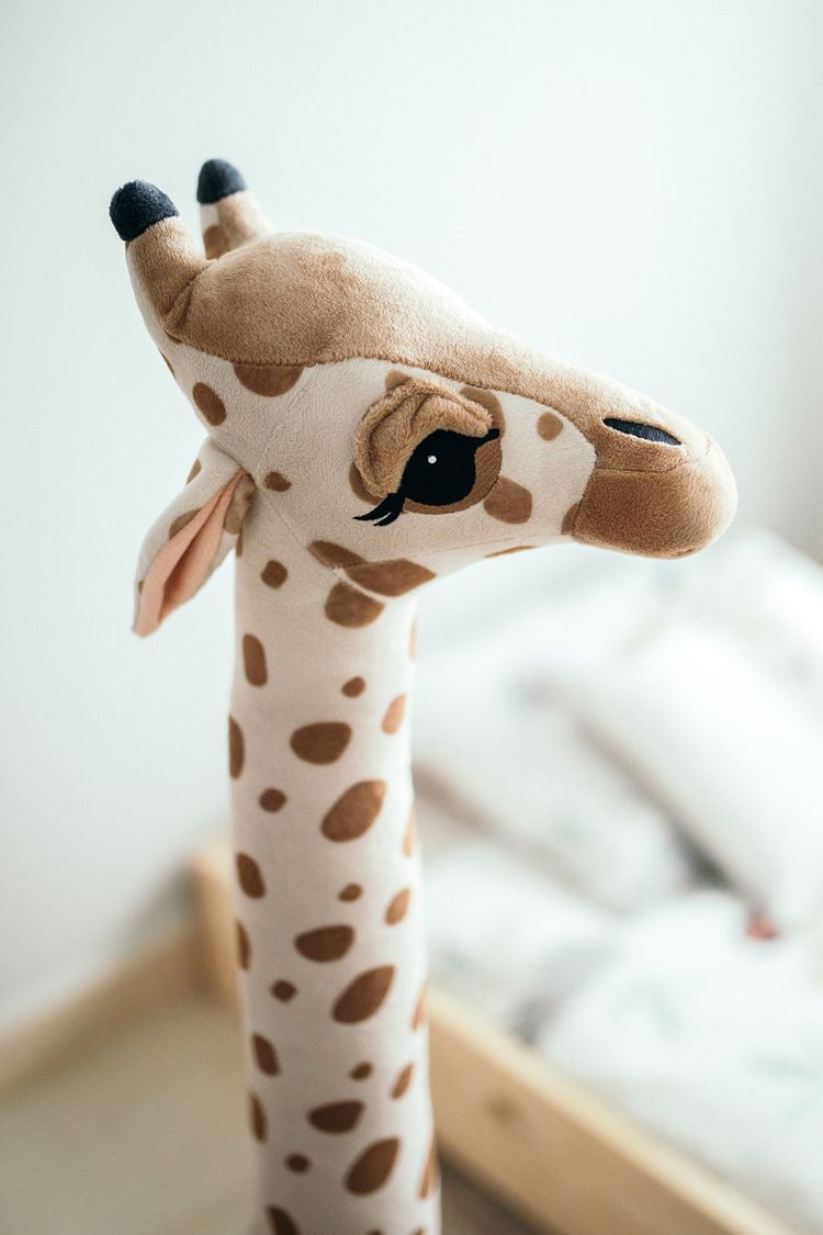 Jirafa de Peluche – TOYS - Minimalist House Shop